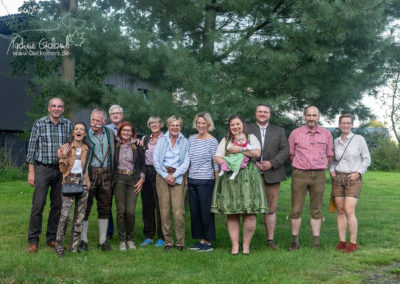 Bayerischer Abend im Hause Tölle v.l.n.r.: Richter Thomas May, Barbara Bene, Richterobmann Jacques Petit, Alfons Westermann, Gabriele Froning, Michaela Tölle, Cornelia Linnert, Mariel Schulte-Sienbeck, Kathrin Bernardy mit Anna-Rosa, Sebastian Bernardy, Christian Müller, Dr. Catharina Hölscher