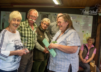 Verleihung des Ehrenpreises der Stadt Olfen v.l.n.r.: stellvertretende Bürgermeisterin der Stadt Olfen Frau Ursula Zimelong, Richterobmann Jacques Petit, Richterin Susanne Silbermann-Weger, Tagessieger Heike Kettmann